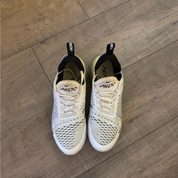 Nike Air Max 270 Shoes - Picture 3 of 3